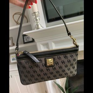 Dooney & Bourke black wristlet